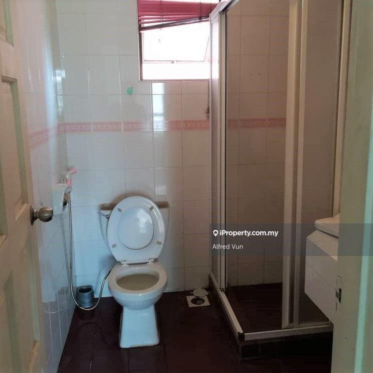 Condominium for Sale in Marina Court Resort Condominium by Alfred Vun - iProperty.com.my