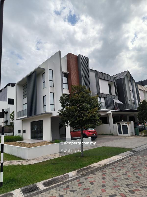 3-storey Terraced House for Sale in Telok Panglima Garang, Selangor by P Utahma Raj - iProperty.com.my