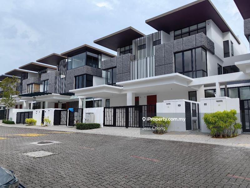 3-storey Terraced House for Sale in 16 Sierra, Puchong by Jess Chong - iProperty.com.my