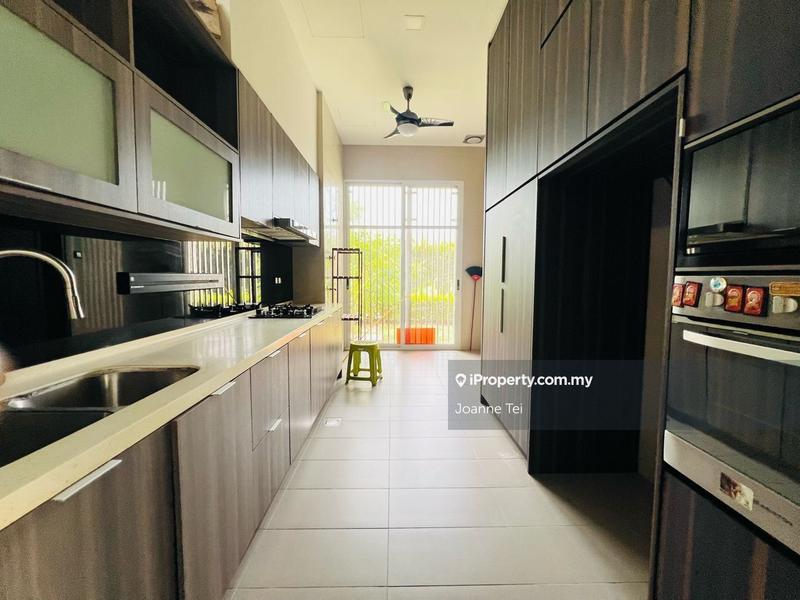 Bungalow House for Sale in Lakefront Villa, Cyberjaya by Joanne Tei - iProperty.com.my