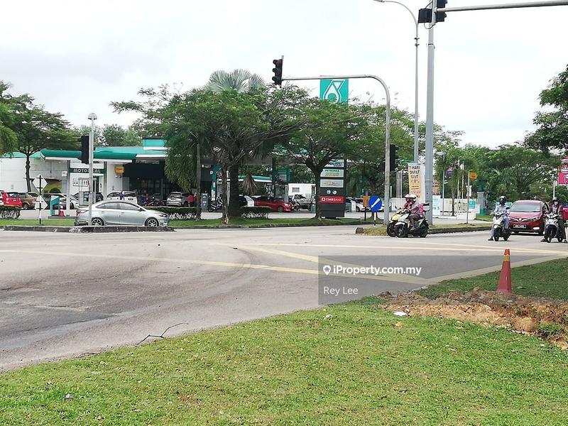 For Sale - 2 storey shop, Kota Masai, Crowded area, Facing Main Road