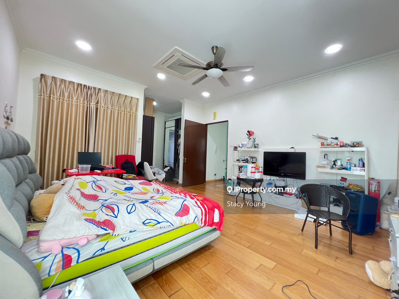 Bungalow House for Sale in Bandar Tun Hussein Onn Lake Valley Avenue 4, Cheras by Stacy Young - iProperty.com.my