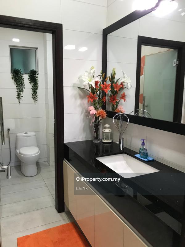Bungalow House for Sale in Subang Heights, Subang Jaya by Lai Yk - iProperty.com.my