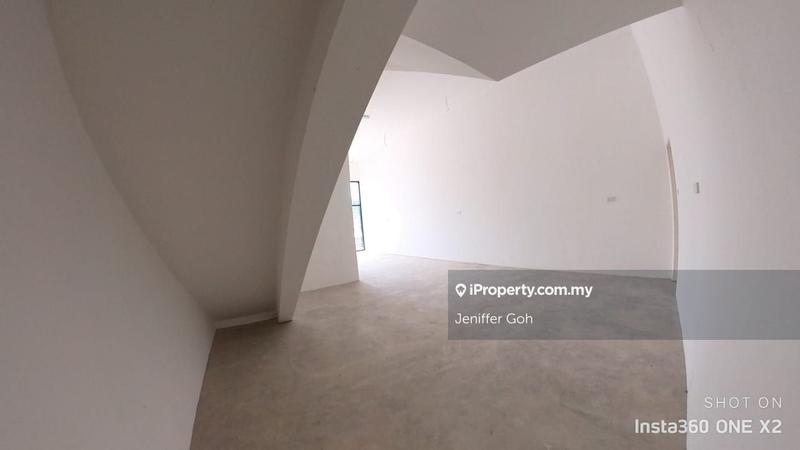 For Sale - 3 storey shop office with individual lift for sale