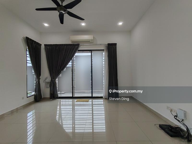 Rumah Berkembar untuk Disewa di Setia Utama, Setia Alam oleh Steven Ding - Living Room - iProperty.com.my