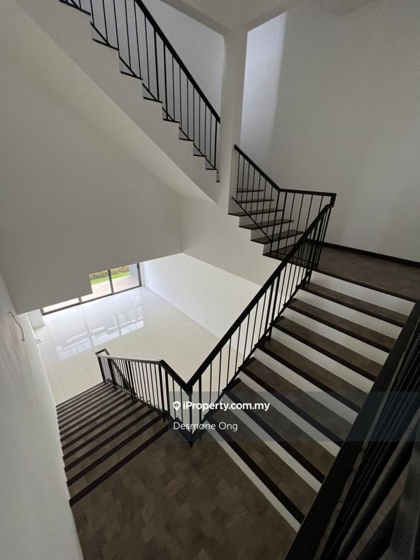3.5-storey Terraced House for Sale in Taman Bukit Serdang, Seri Kembangan by Desmone Ong - iProperty.com.my