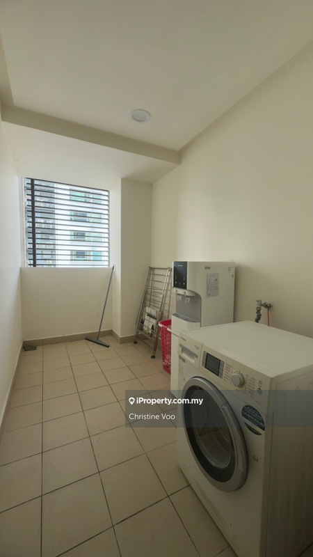 For Rent - 6 CapSquare