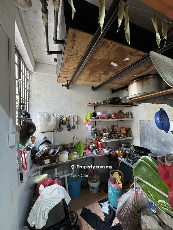 Rumah Pangsa untuk Dijual di Puchong Utama Court 1 oleh Nick Chin - iProperty.com.my