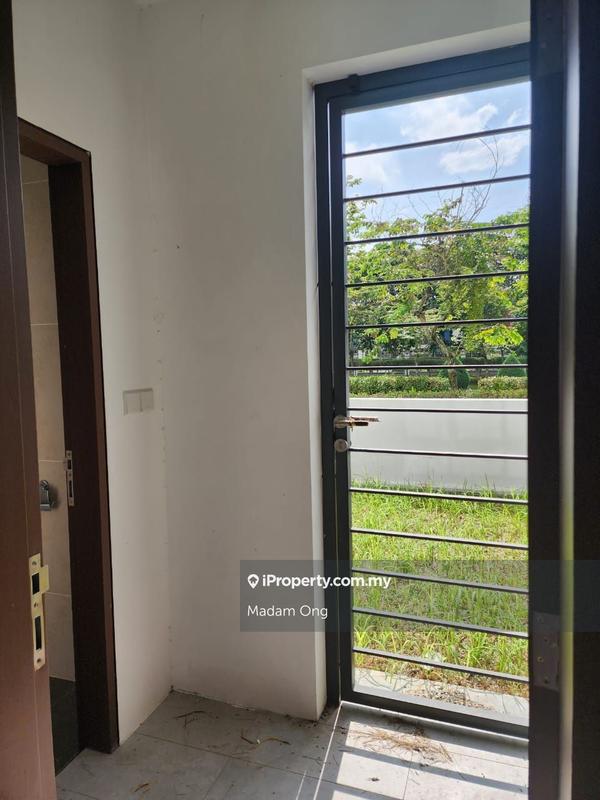 Rumah Berkembar untuk Disewa di Perdana Lakeview East, Cyberjaya oleh Madam Ong - iProperty.com.my