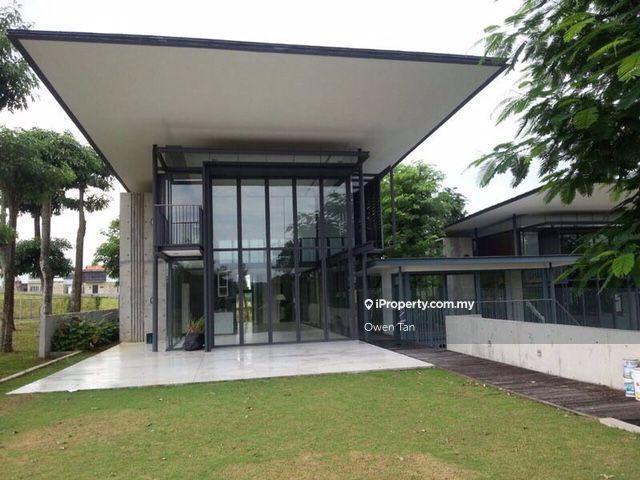 Bungalow House for Rent in Leisure farm, Iskandar Puteri (Nusajaya) by Owen Tan - Land in front of living room - iProperty.com.my
