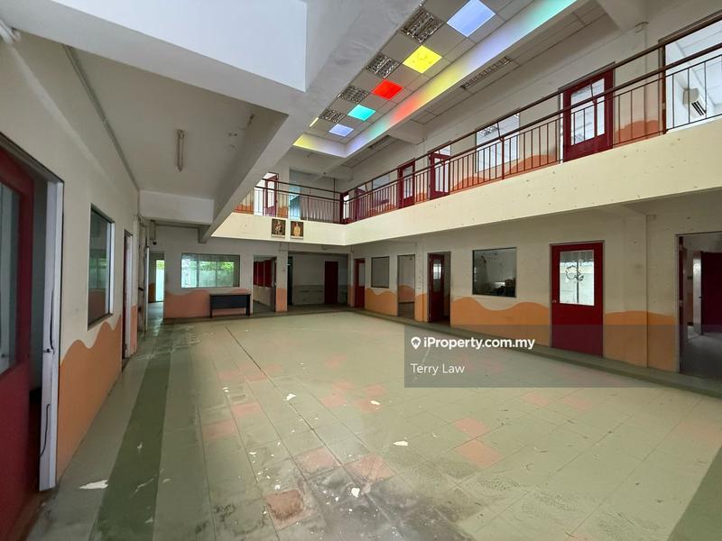 Bungalow House for Sale in Taman Ampang Utama, Ampang by Terry Law - iProperty.com.my