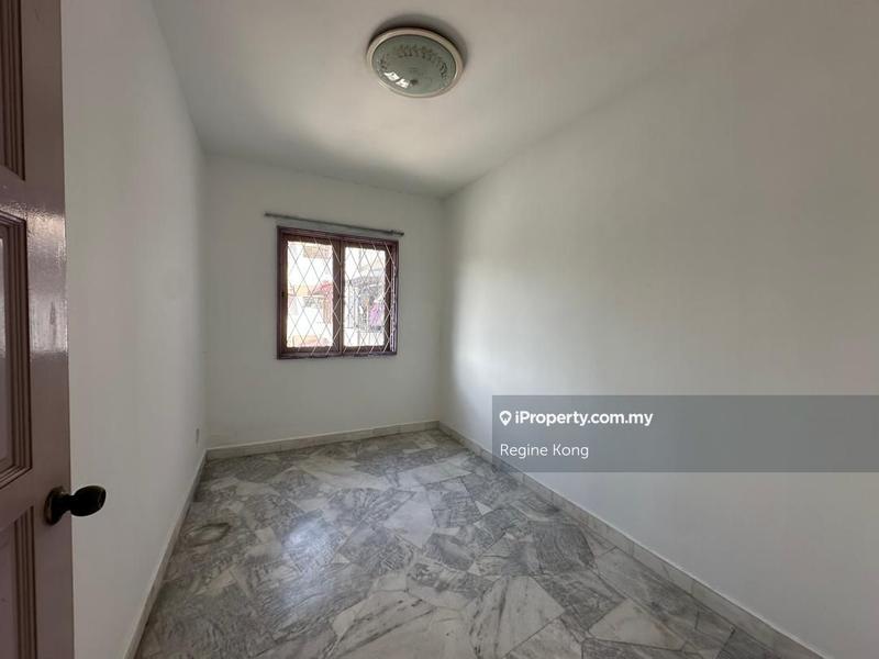 Rumah Pangsa untuk Dijual di Kinrara Court oleh Regine Kong - iProperty.com.my