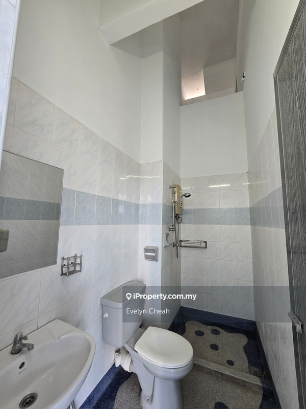 Townhouse for Sale in Bayan Lepas, Bayan Baru by Evelyn Cheah - iProperty.com.my