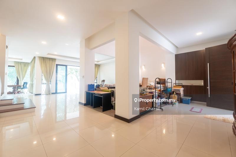 Semi-Detached House for Sale in LAKE VIEW Yara Twinvilla 2.5 Storey Semi-D House, Presint 8 by Kamil Ghazali - iProperty.com.my