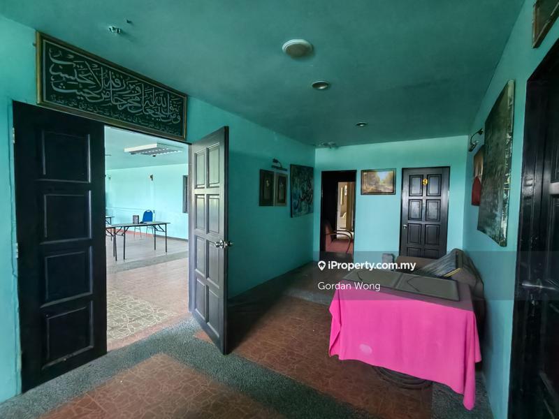 Bungalow House for Sale in Bandar Country Homes, Rawang by Gordan Wong - iProperty.com.my