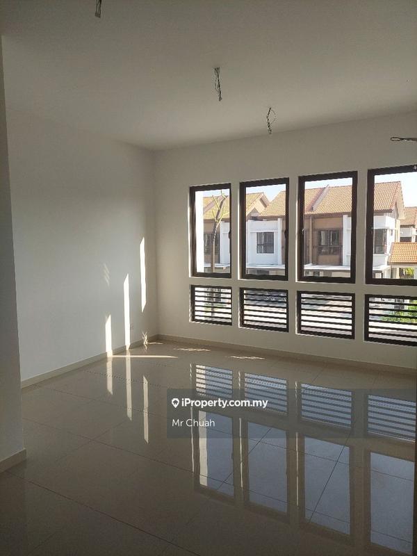 Rumah Teres 2-Tingkat untuk Dijual di Sepang, Selangor oleh Mr Chuah - iProperty.com.my
