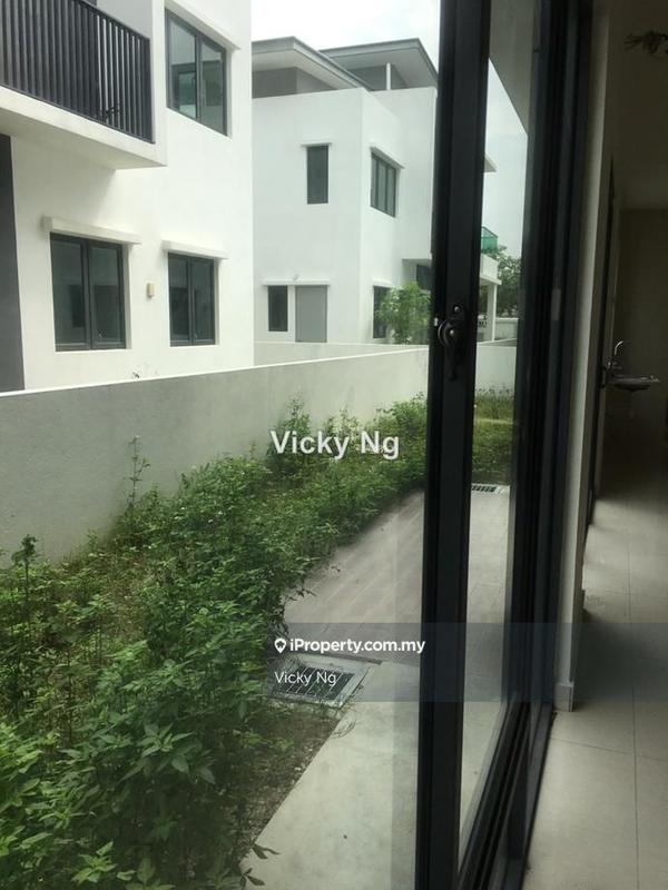 Semi-Detached House for Sale in Puchong, Selangor by Vicky Ng - iProperty.com.my
