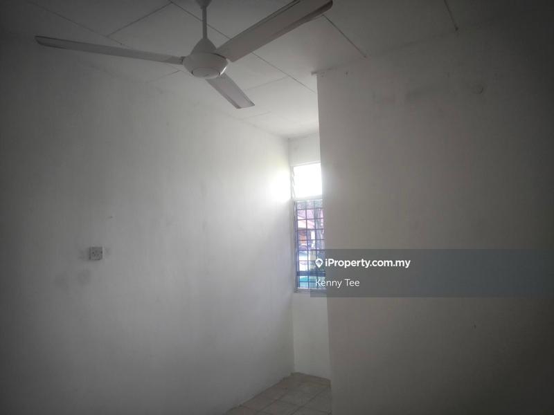 Rumah Berangkai 1 Tingkat untuk Dijual di Taman Politeknik, Telok Kemang oleh Kenny Tee - iProperty.com.my