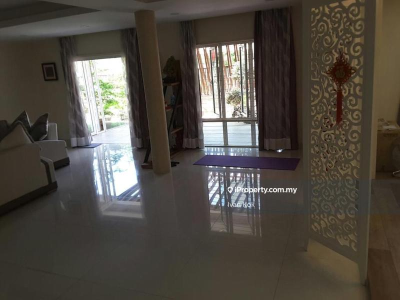Rumah Berangkai 2 Tingkat untuk Dijual di Bukit Jelutong, Shah Alam oleh Ivan Kok - iProperty.com.my