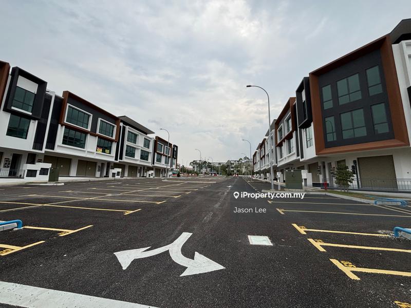 For Rent - 3 Storey Corner Shoplot Bandar Seri Putra Bangi, Main Road Frontage.