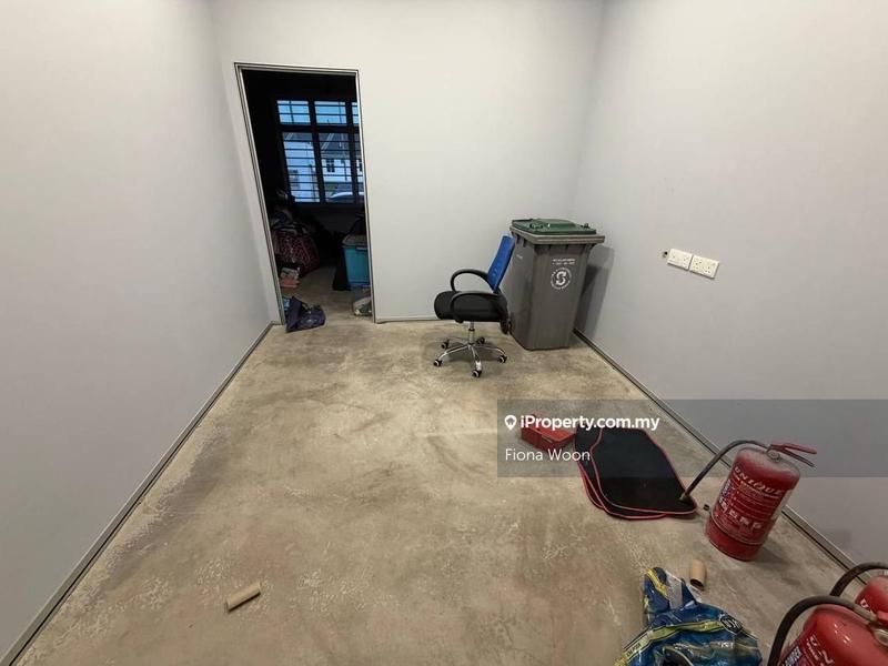 Kedai untuk Disewa di Taman Angkasa Nuri, Durian Tunggal oleh Fiona Woon - iProperty.com.my