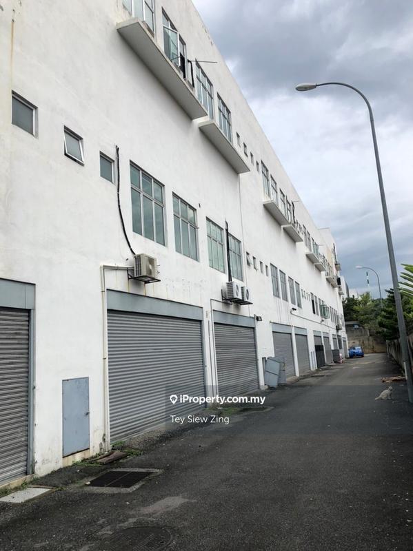 Kilang Teres untuk Dijual di Taman Bukit Serdang, Seri Kembangan oleh Tey Siew Zing - iProperty.com.my
