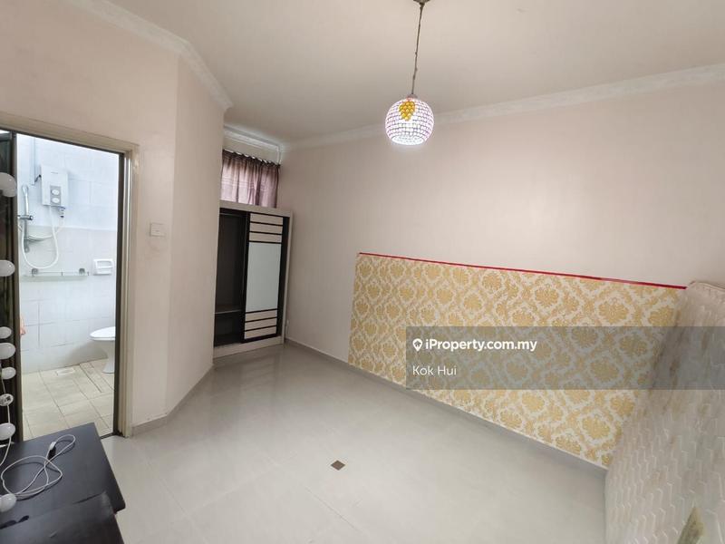 Apartment for Sale in Lake View Suites by Kok Hui - iProperty.com.my