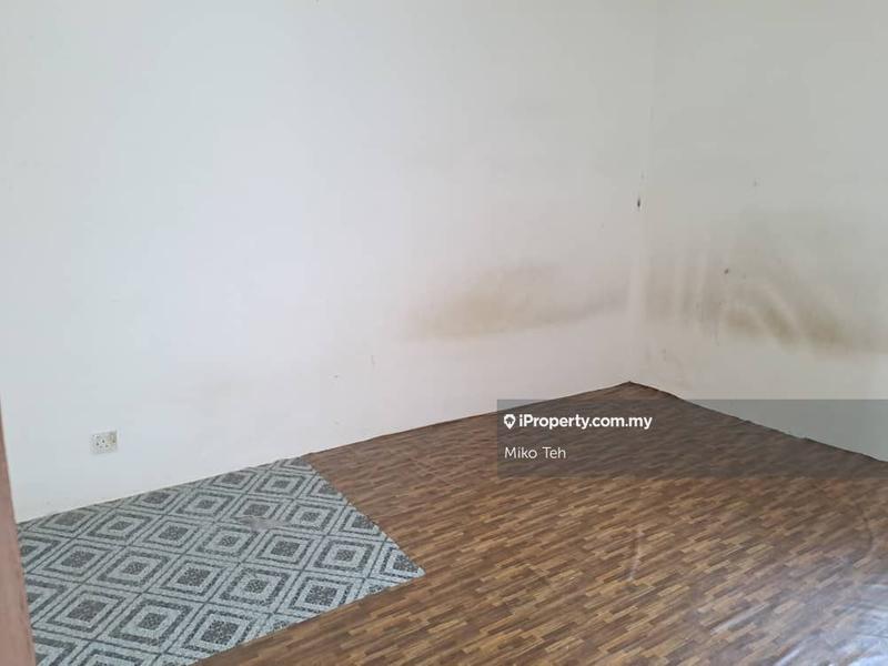 Semi-Detached House for Sale in Taman Pinggiran Putra, Seri Kembangan by Miko Teh - iProperty.com.my