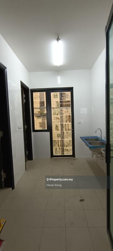 Rumah Berangkai 3 Tingkat untuk Dijual di Duta Villa, Setia Alam oleh Heren Kong - iProperty.com.my