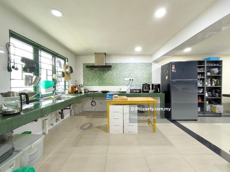 2.5-storey Terraced House for Sale in TTDI End Lot House With 9 Feet Extra Land, Taman Tun Dr Ismail by Emmanuel Lai - iProperty.com.my