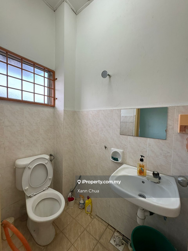 Rumah Teres 2-Tingkat untuk Dijual di Taman Pinggiran Putra, Seri Kembangan oleh Xann Chua - iProperty.com.my