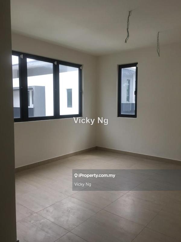 Semi-Detached House for Sale in Puchong, Selangor by Vicky Ng - iProperty.com.my