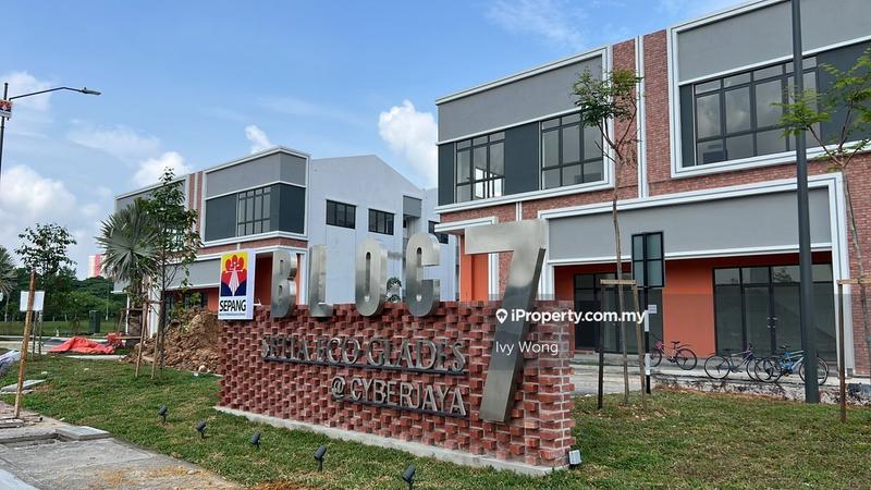 For Rent - Bloc 7 @ Setia Eco Glades Shoplot Corner unit For Rent Facing main Road