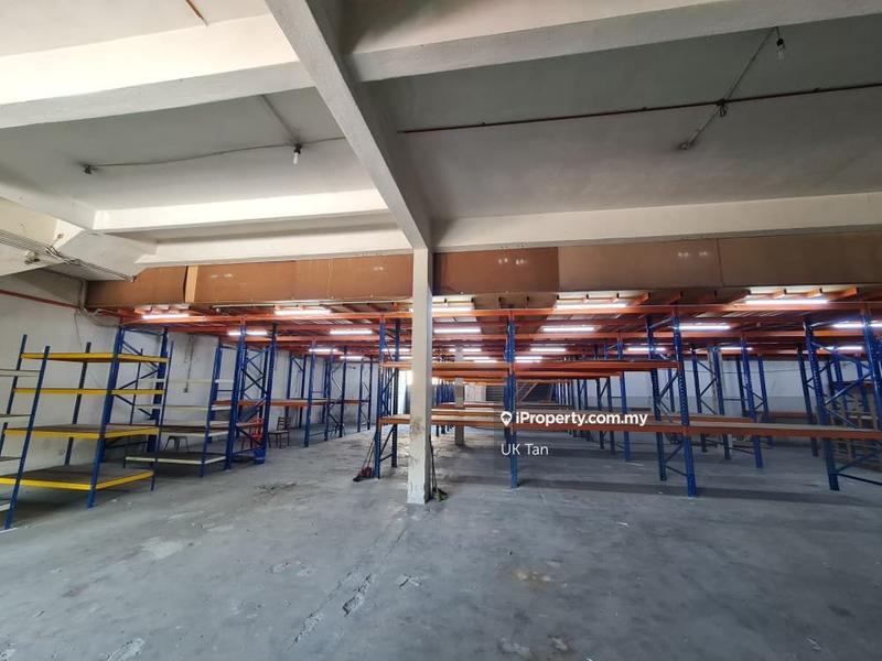 For Rent - 2 Storey Corner Link Factory for Rent with Rackings