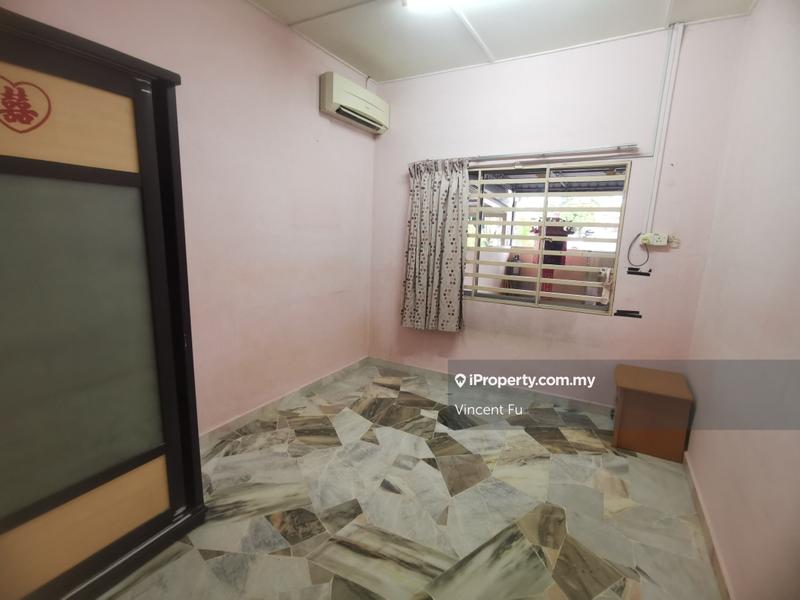 Rumah Teres 1-Tingkat untuk Dijual di Taman Layang Layang, Seremban oleh Vincent Fu - iProperty.com.my