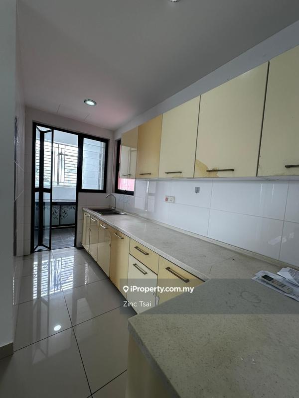 Service Residence for Sale in D'Aman Residences @ Puchong by Zinc Tsai - Kitchen with kitchen cabinet - iProperty.com.my