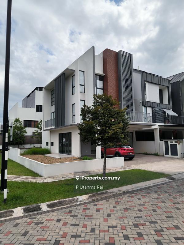 3-storey Terraced House for Sale in Telok Panglima Garang, Selangor by P Utahma Raj - iProperty.com.my