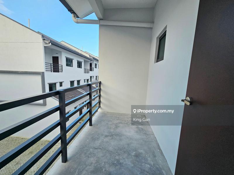Rumah Berangkai 3 Tingkat untuk Dijual di Batu 9, Cheras oleh King Gan - iProperty.com.my