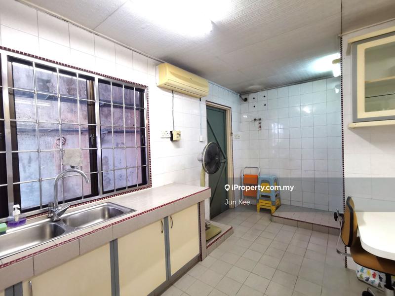 Banglo untuk Dijual di Taman Danau Desa, Taman Desa oleh Jun Kee - iProperty.com.my