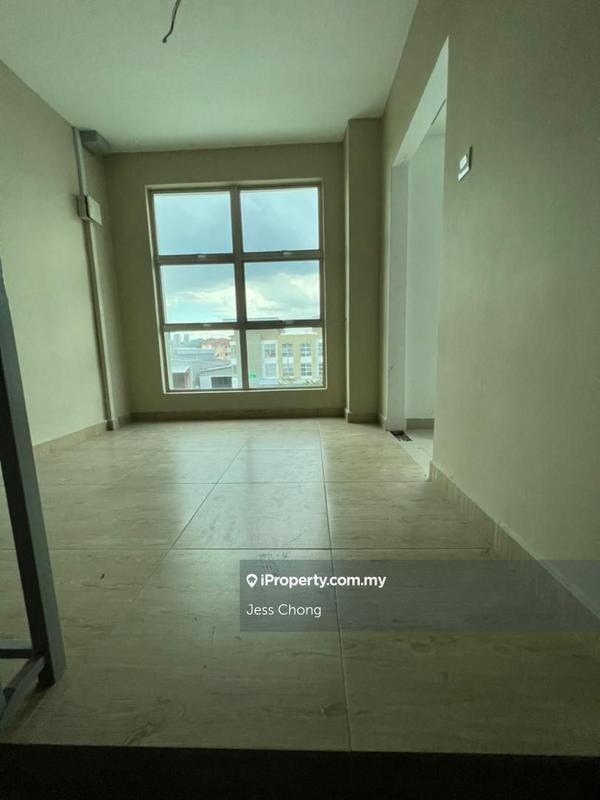 Kilang Berkembar untuk Dijual di Balakong, Selangor oleh Jess Chong - iProperty.com.my