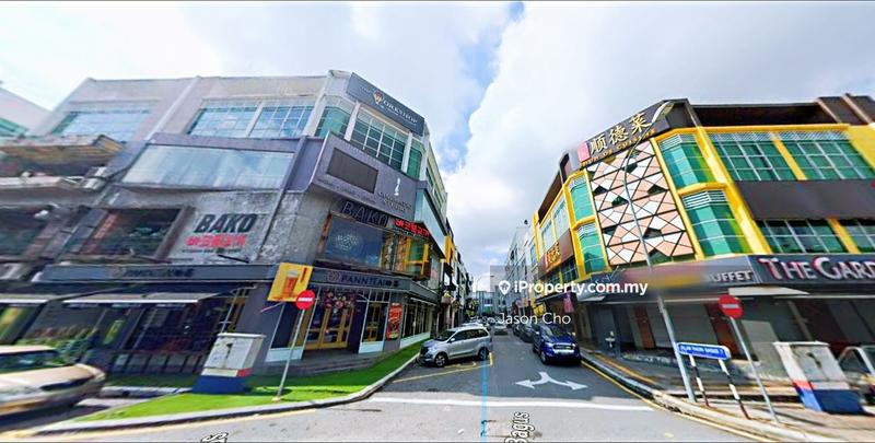 For Sale - EXCLUSIVE CORNER SHOP AT SRI PETALING, RARE UNIT
