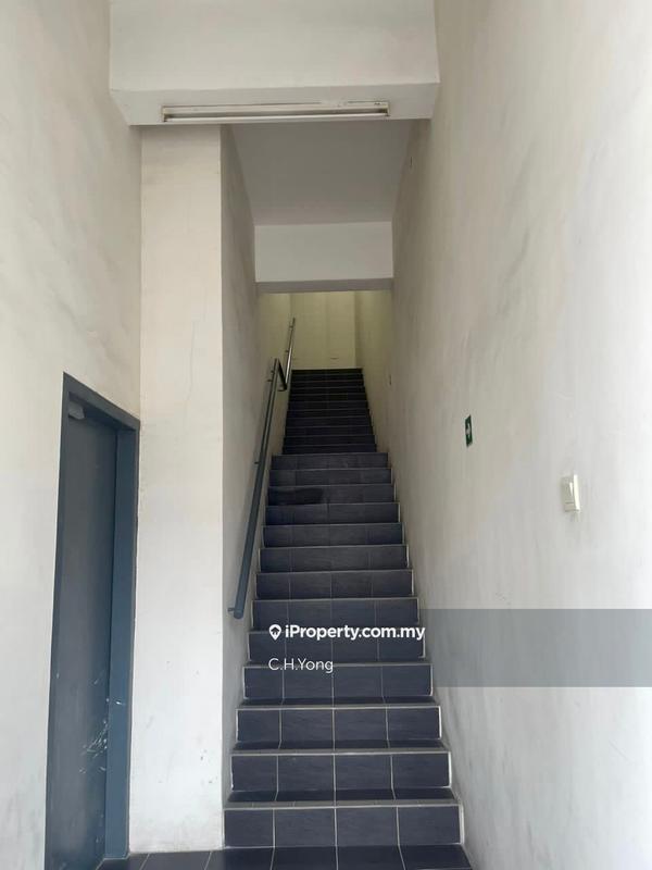 Pejabat untuk Disewa di Bandar Putra Permai, Seri Kembangan oleh C.H.Yong - iProperty.com.my