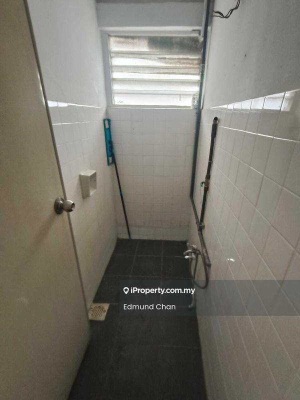 Terrace Factory for Rent in Taman Perindustrian Puchong, Puchong by Edmund Chan - Bathroom - iProperty.com.my