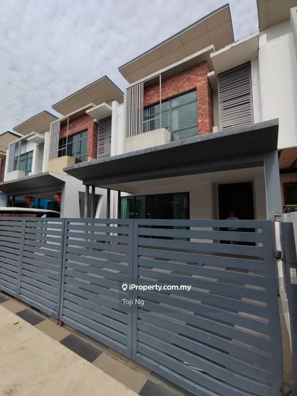 Rumah Berangkai 2 Tingkat untuk Dijual di Taman Putra Prima, Puchong oleh Toji Ng - iProperty.com.my