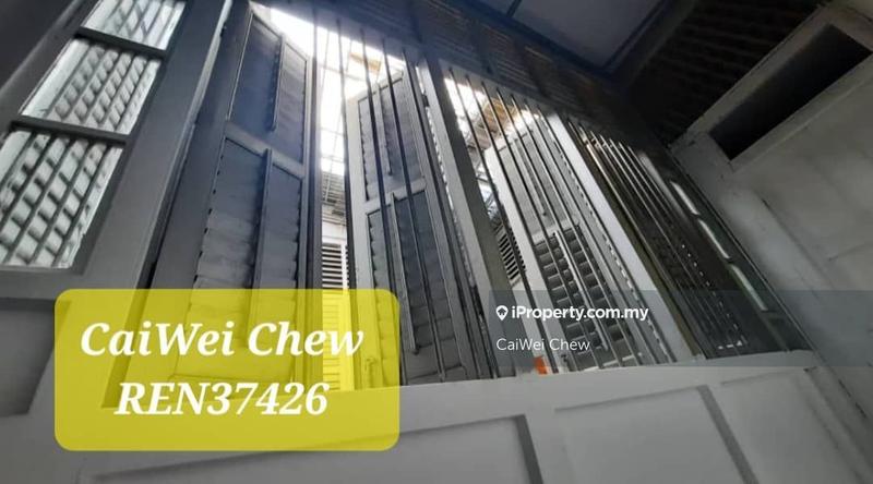 For Sale - 2.5 Storey Heritage House at Georgetown