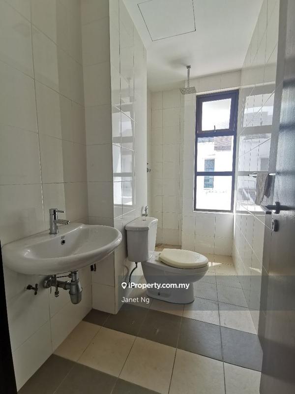 Rumah Berkembar untuk Dijual di Subang Jaya, Selangor oleh Janet Ng - iProperty.com.my