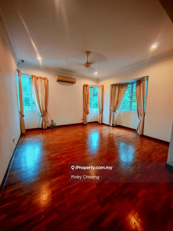 Bungalow House for Sale in Sierramas, Sungai Buloh by Pinky Choong - Living Room - iProperty.com.my