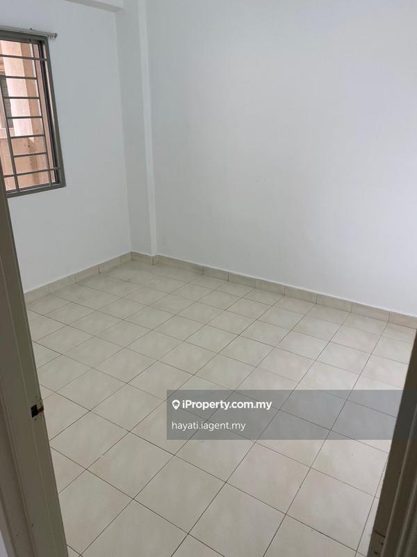 Condominium for Sale in Pangsapuri Saujana Gombak by hayati.iagent.my - iProperty.com.my