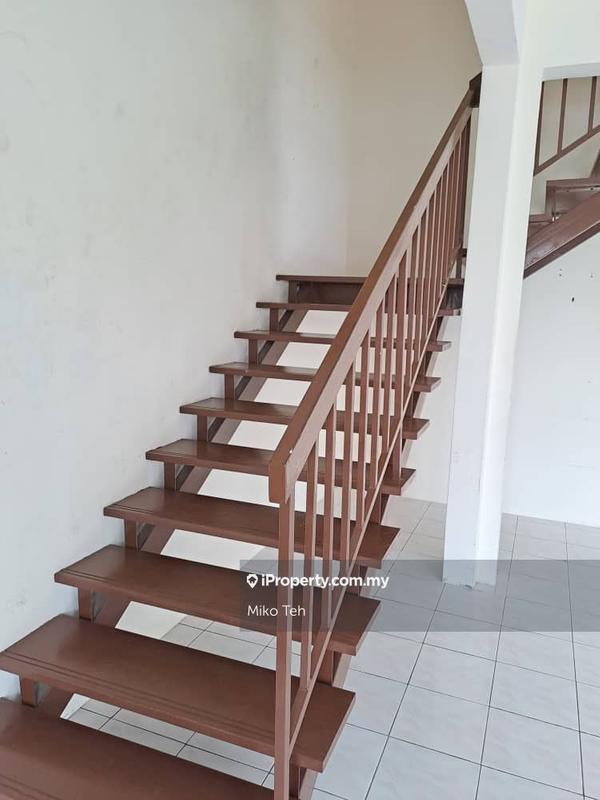 Semi-Detached House for Sale in Taman Pinggiran Putra, Seri Kembangan by Miko Teh - iProperty.com.my