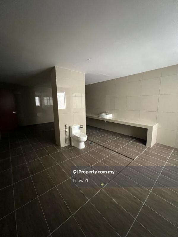 Rumah Berangkai 4 Tingkat untuk Dijual di Empire Residence, Damansara Perdana, Damansara Perdana oleh Leow Yb - iProperty.com.my